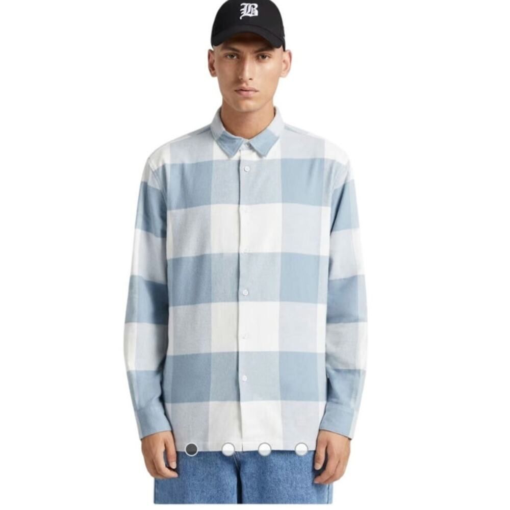 Bershka Mens  Flex Spread Collar Button Placket Checkered Relaxed Fit Size Med